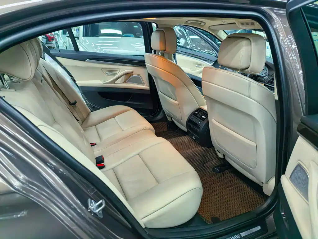 BMW 5 Series 2013 — фото 10