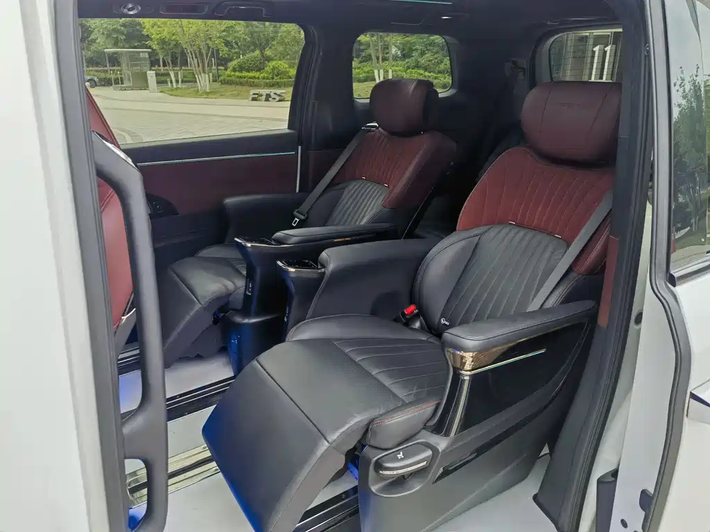 GAC Motor Trumpchi M8 2023 — фото 16