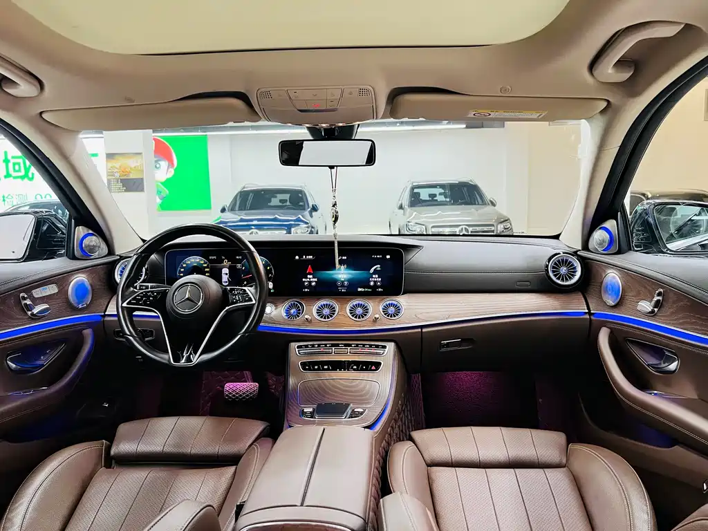 Mercedes-Benz E-Class 2022 — фото 15