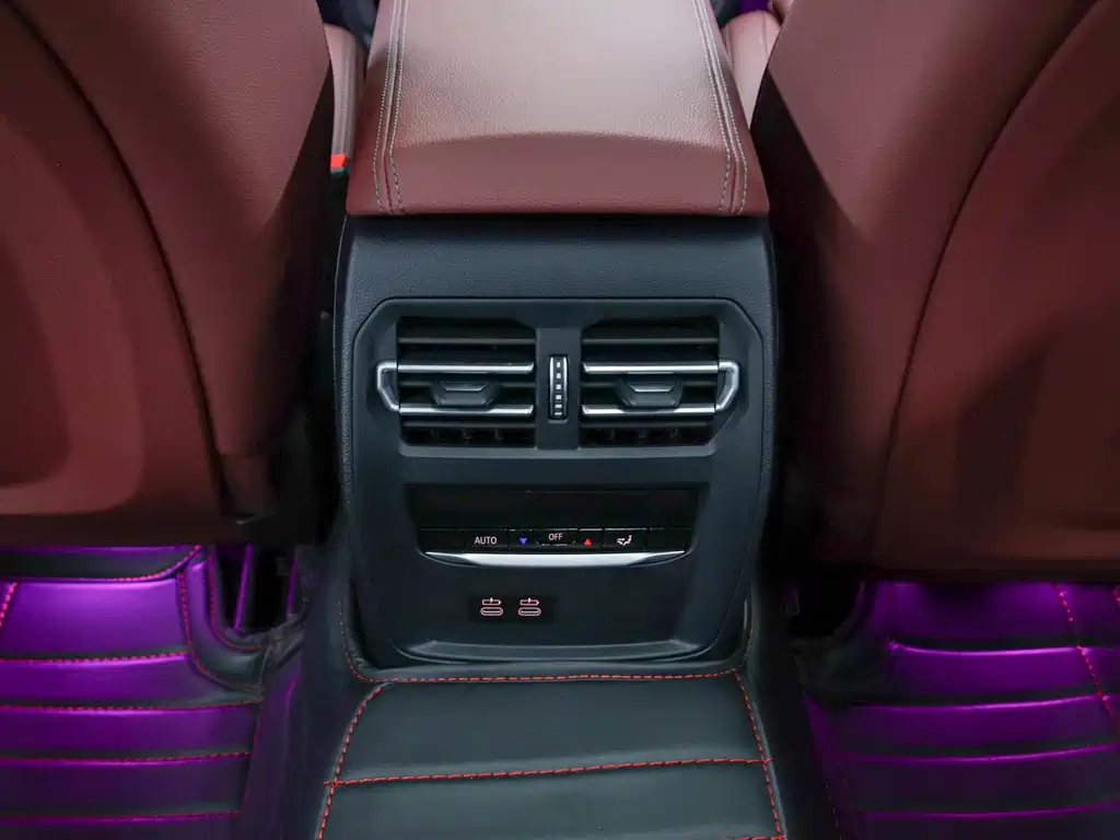 BMW 3 Series 2023 — фото 16