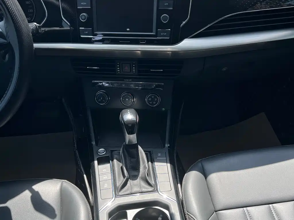 Volkswagen Passat 2019 — фото 11