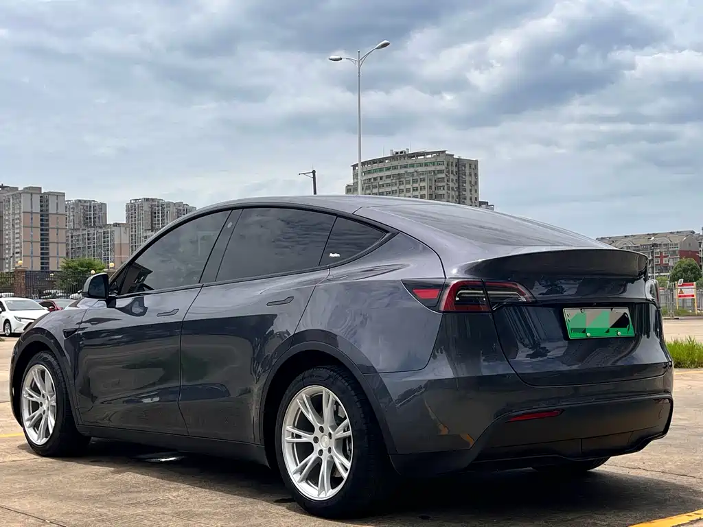Tesla Model Y 2022 — фото 11