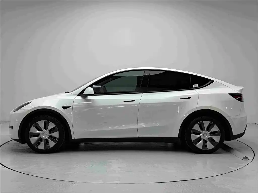 Tesla Model Y 2023 — фото 19