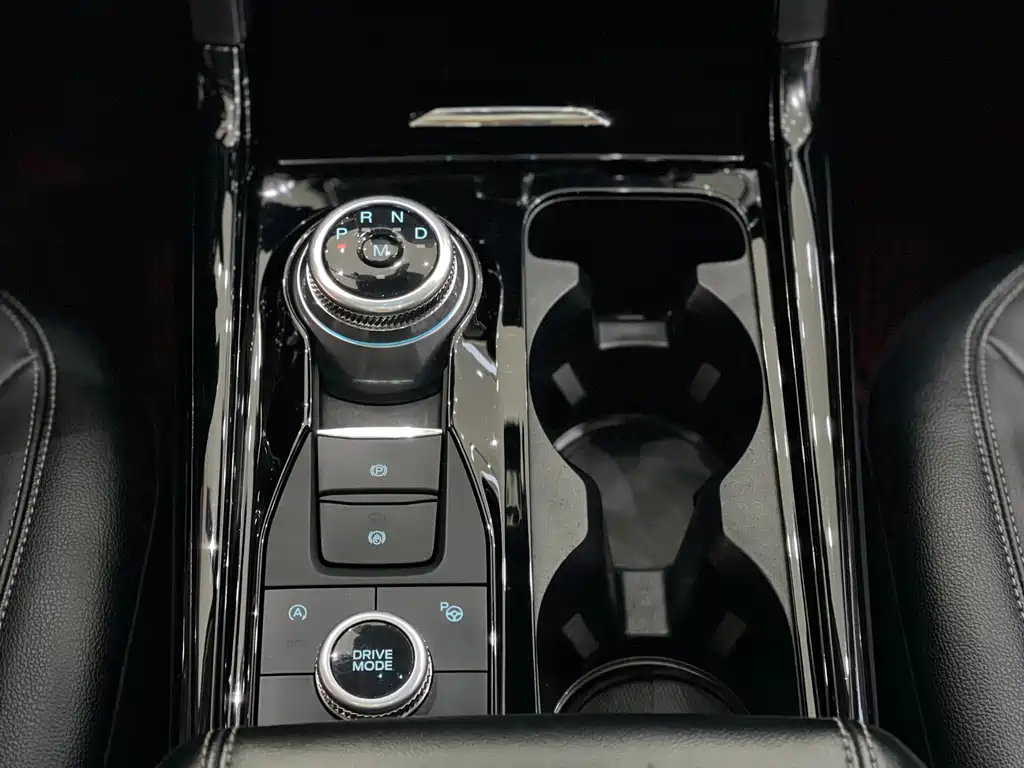 Ford Explorer 2020 — фото 17