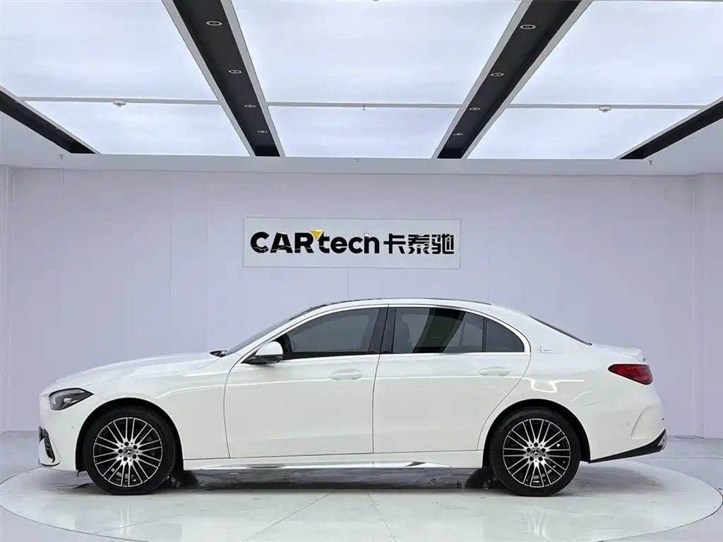 Mercedes-Benz C-Class 2024 — фото 2