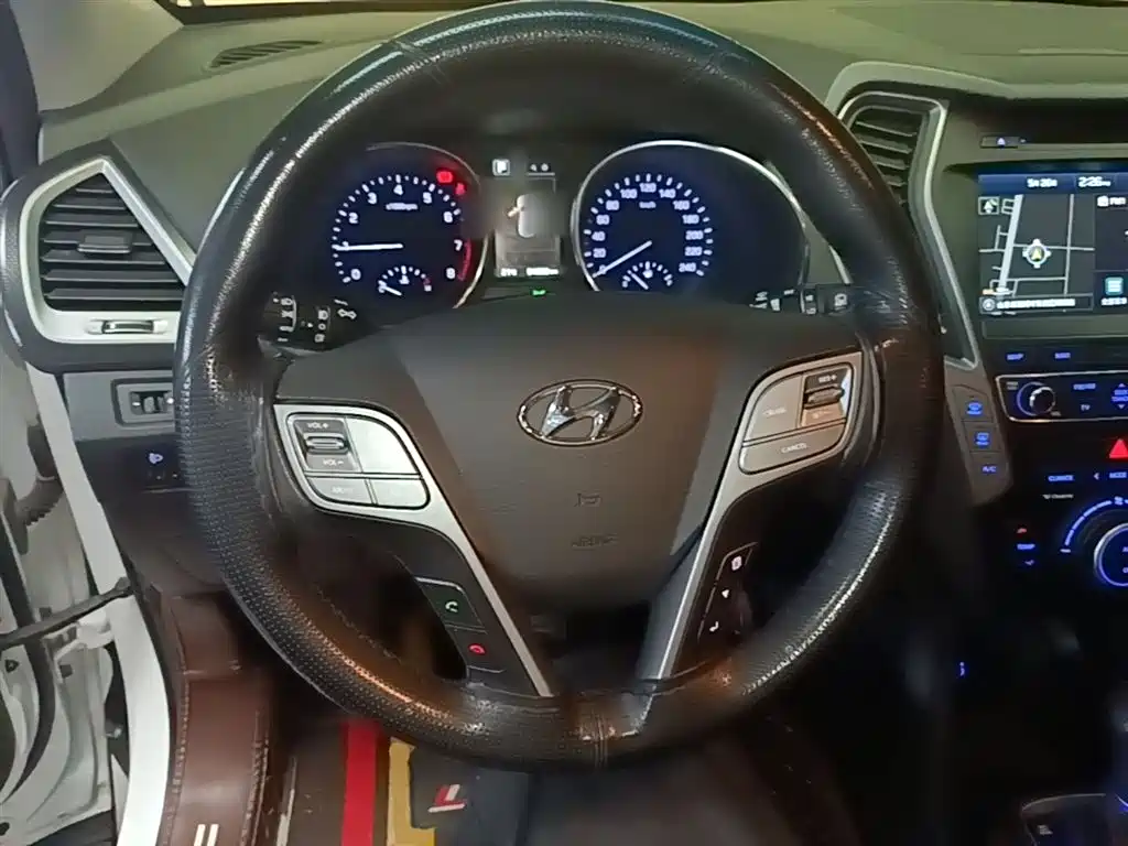 Hyundai Santa Fe 2019 — фото 11