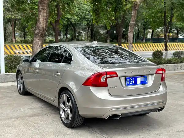 Volvo S60 2015