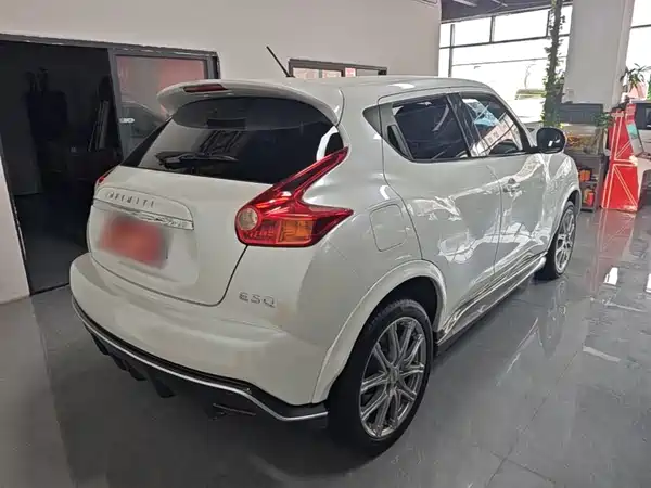 Infiniti ESQ 2014