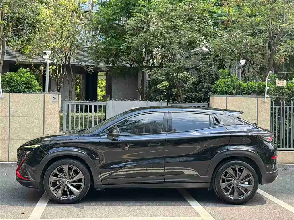 Changan UNI-T 2021 — фото 2
