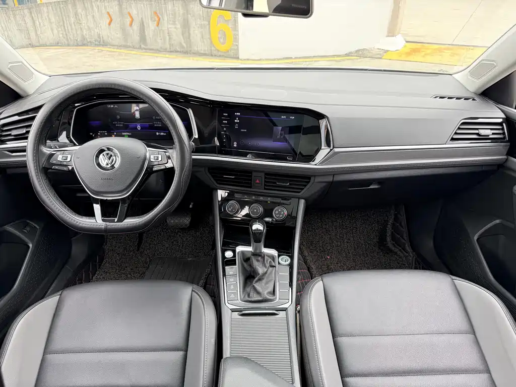 Volkswagen Sagitar 2021