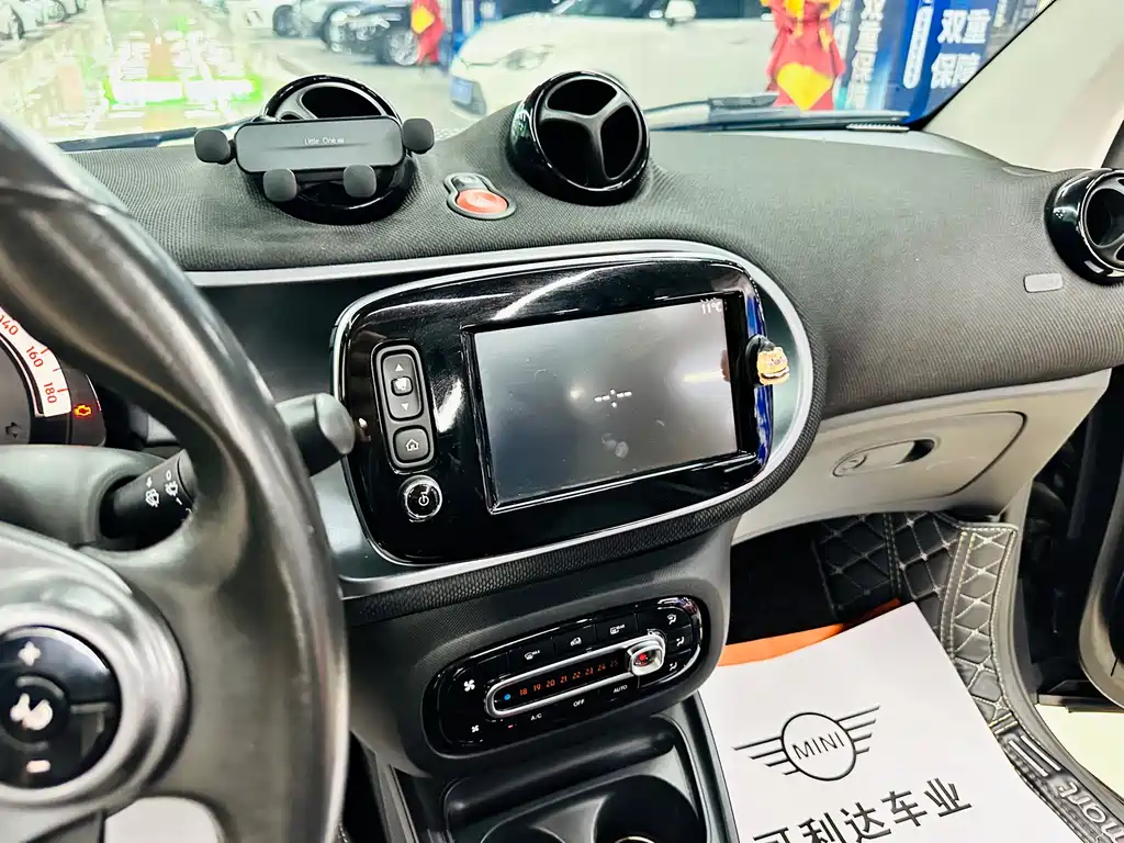 smart Fortwo 2017 — фото 35