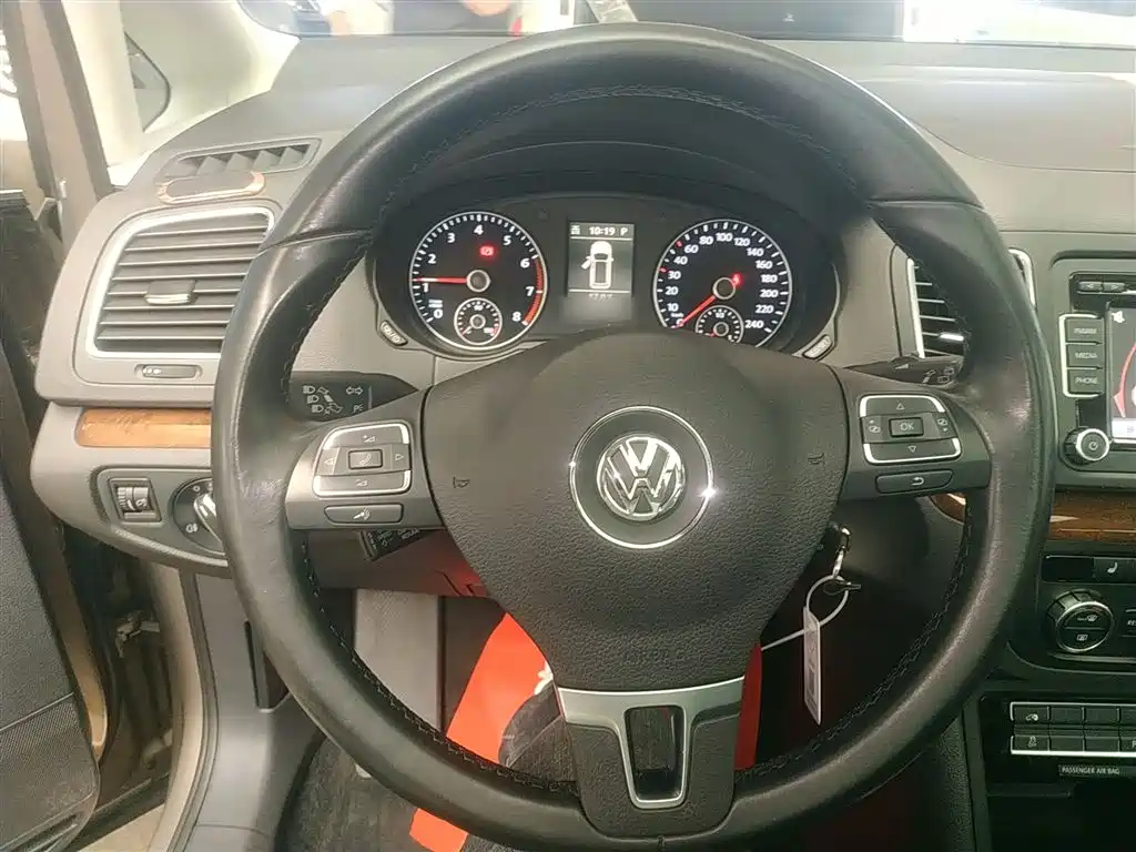 Volkswagen Sharan 2015 — фото 11