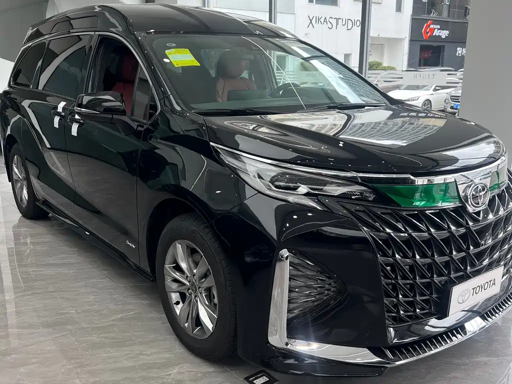 Toyota Sienna — фото 3