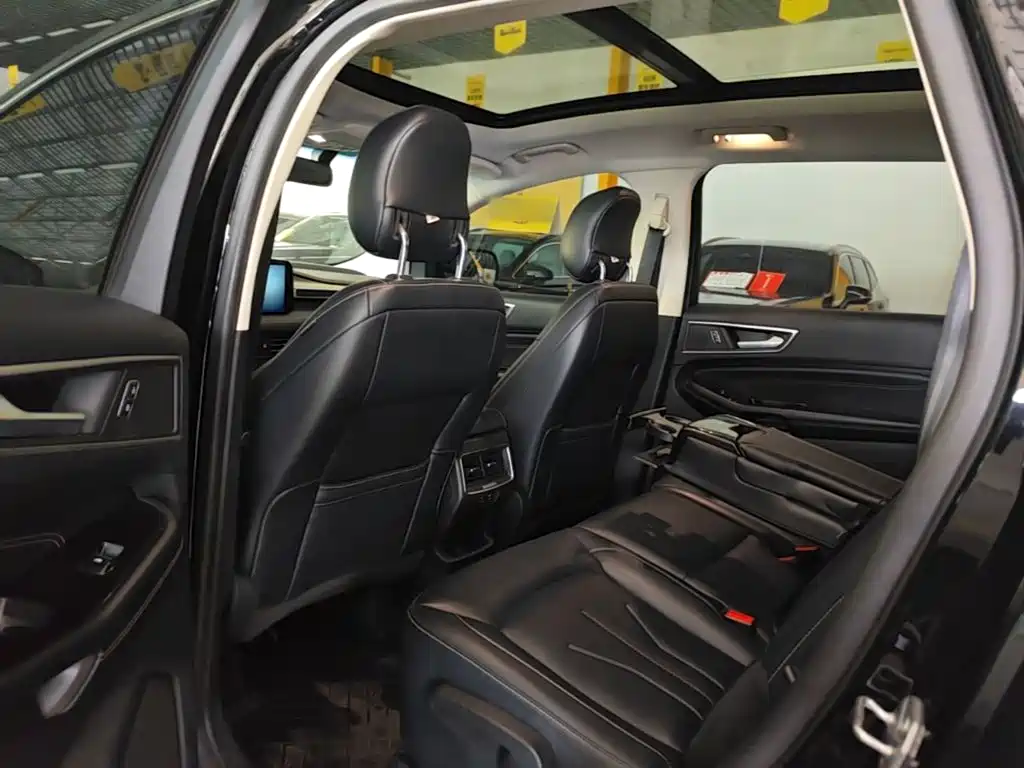 Ford Edge 2022 — фото 13