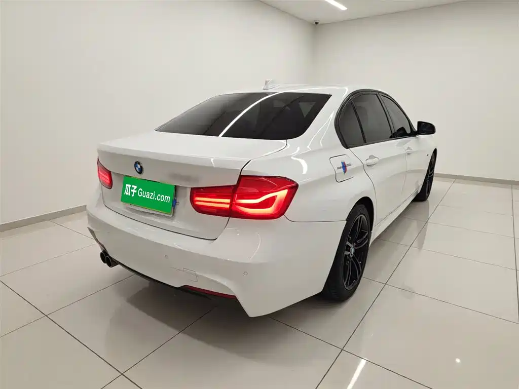 BMW 3 Series 2018 — фото 7