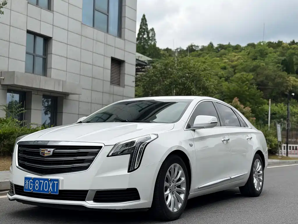 Cadillac XTS 2018 — фото 1