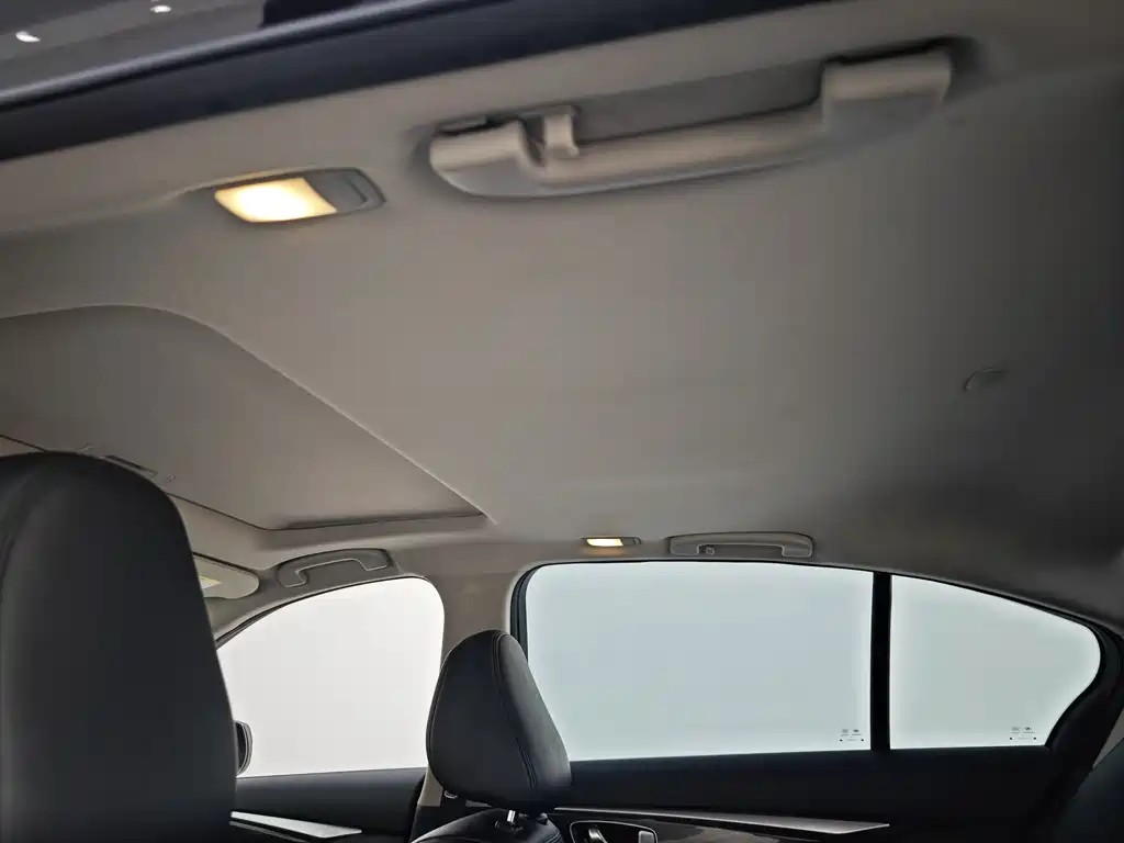 Infiniti Q50L 2017 — фото 19