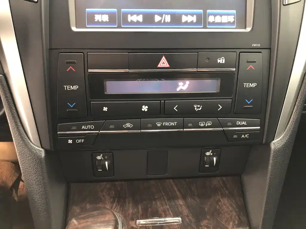 Toyota Camry 2015 — фото 8