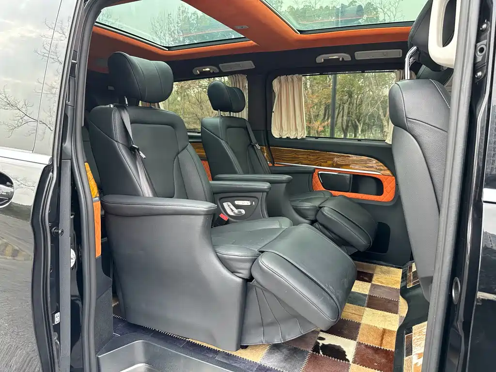 Mercedes-Benz V-Class 2017 — фото 12
