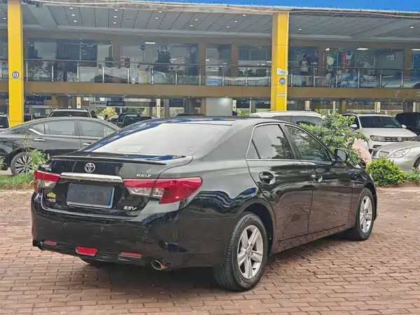 Toyota Reiz 2013