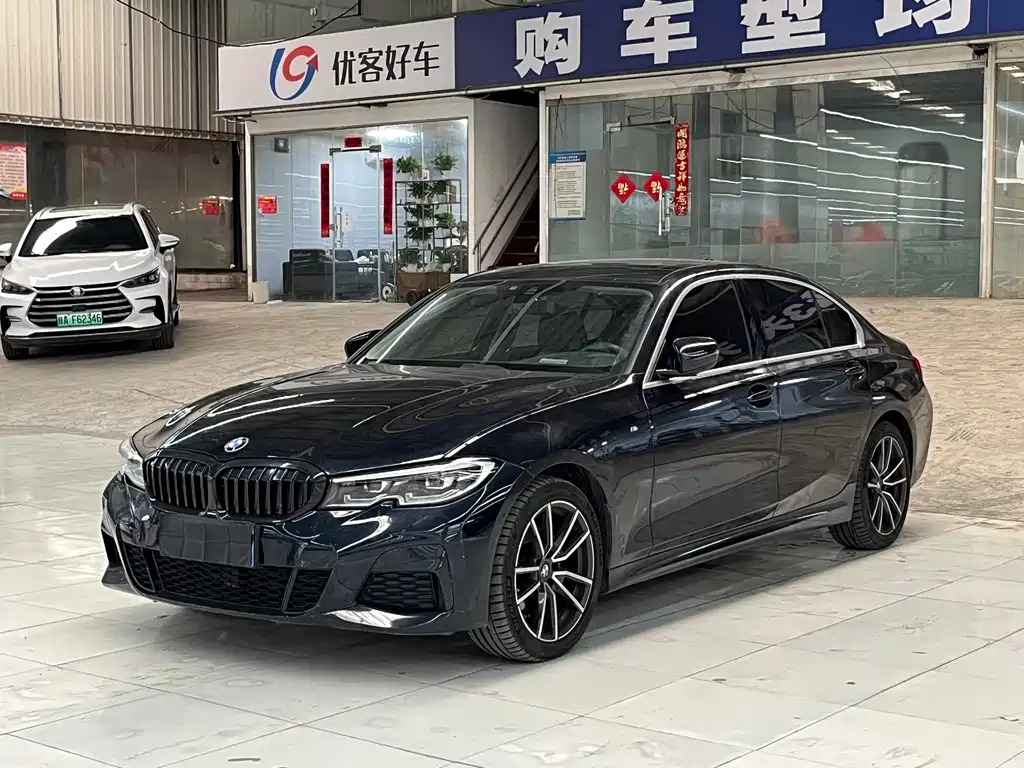 BMW 3 Series 2021 — фото 1