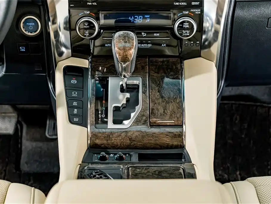 Toyota Vellfire 2019 — фото 14