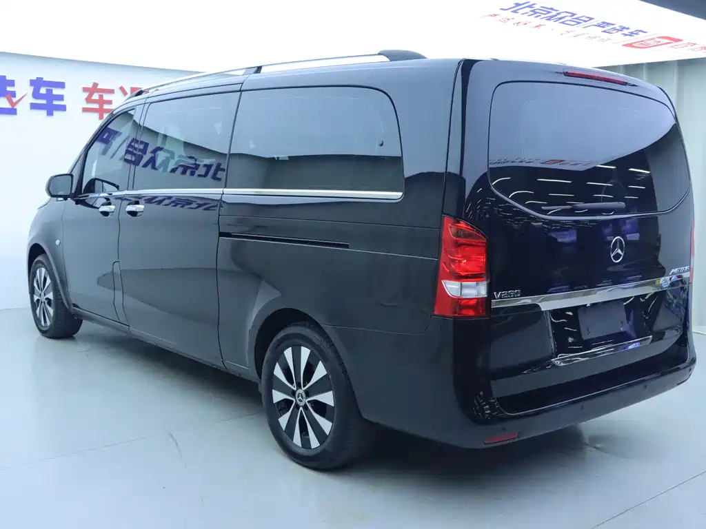 Mercedes-Benz Vito 2023 — фото 28