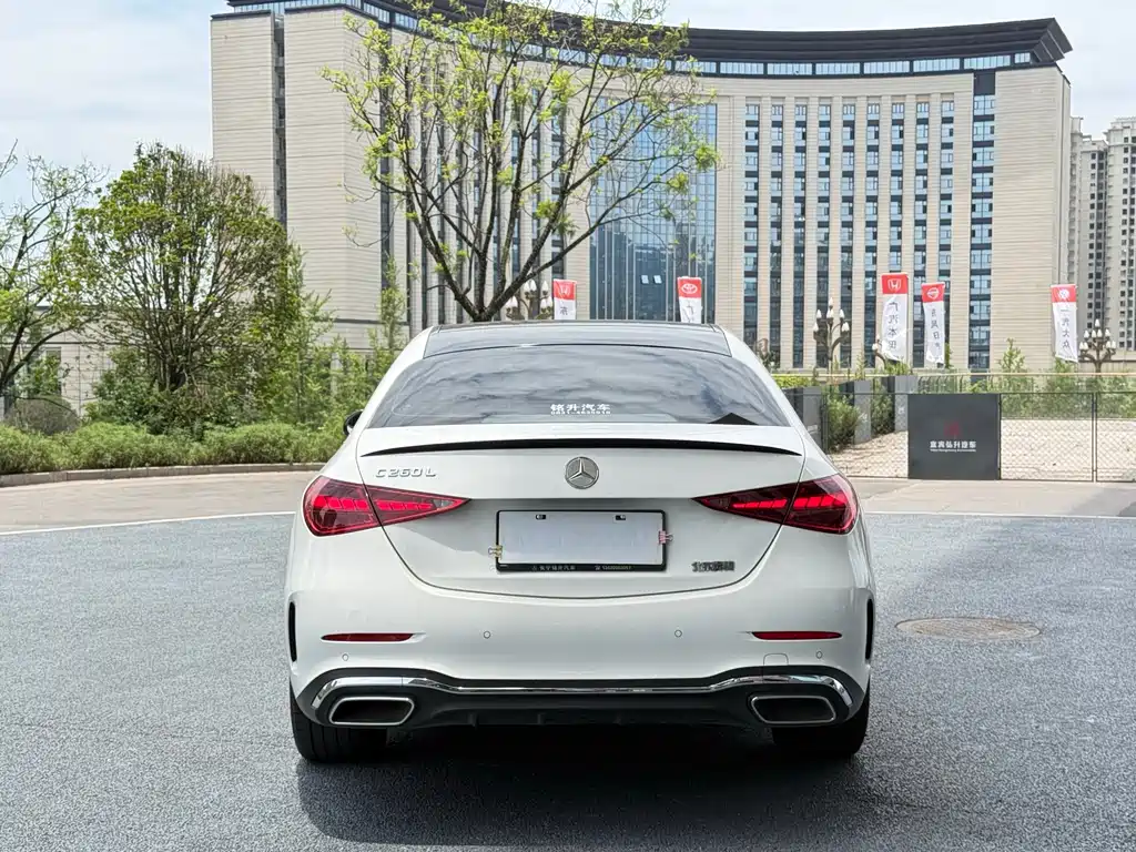 Mercedes-Benz C-Class 2023 — фото 9
