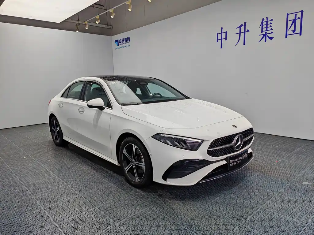 Mercedes-Benz A-Class 2023 — фото 3