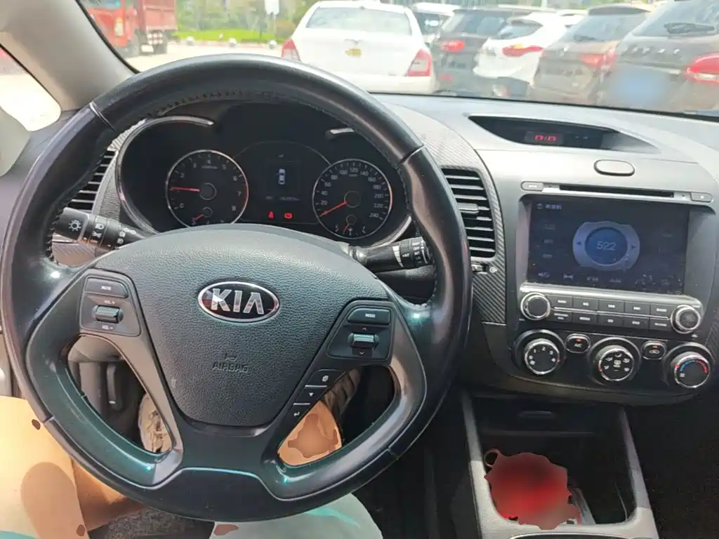 Kia K3 2016 — фото 10