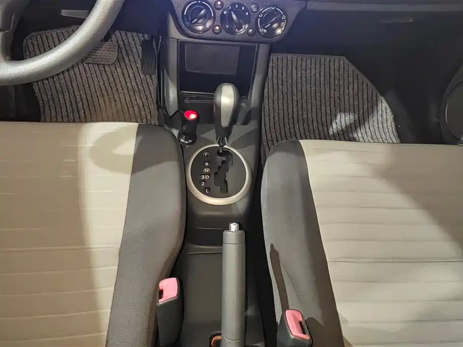 Suzuki Swift 2017 — фото 16