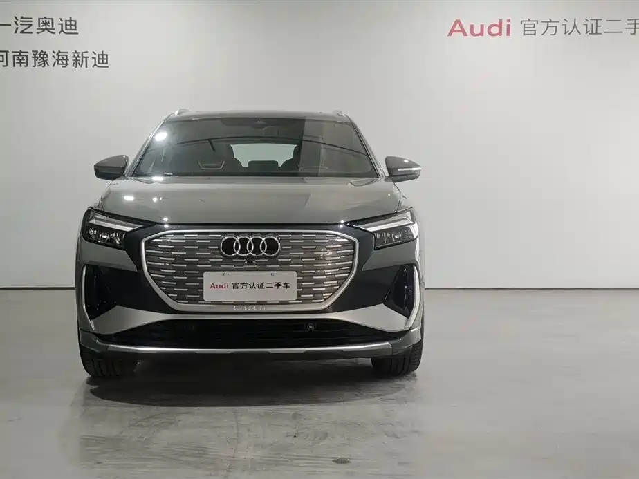 Audi Q4 e-tron 2024 — фото 2