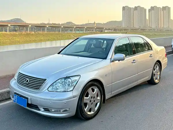 Lexus LS 2005