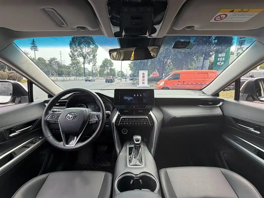Toyota Venza 2024 — фото 11