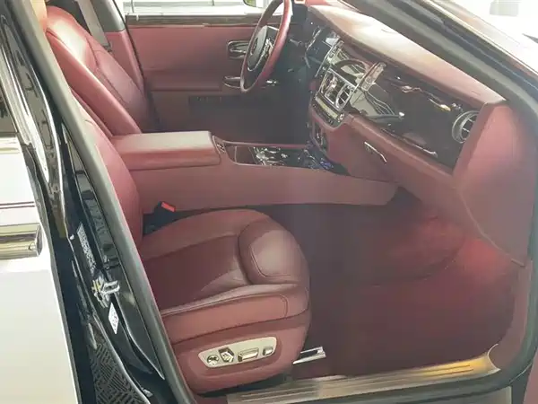 Rolls-Royce Ghost 2015