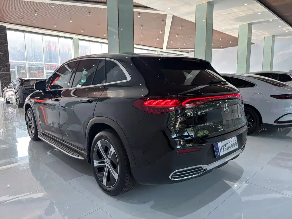Mercedes-Benz EQE SUV 2023 — фото 14