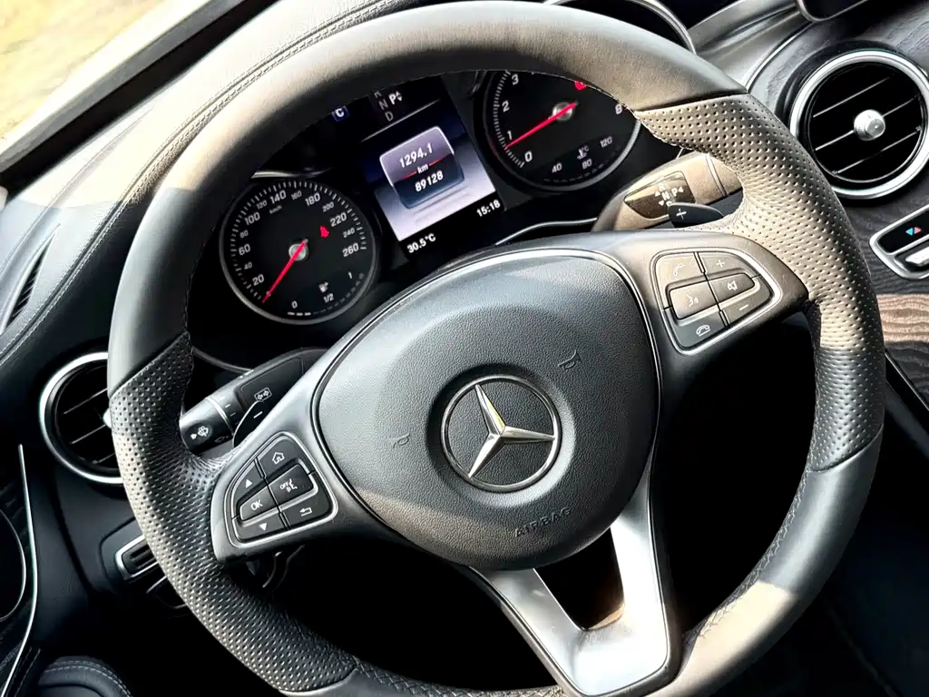 Mercedes-Benz C-Class 2017 — фото 17