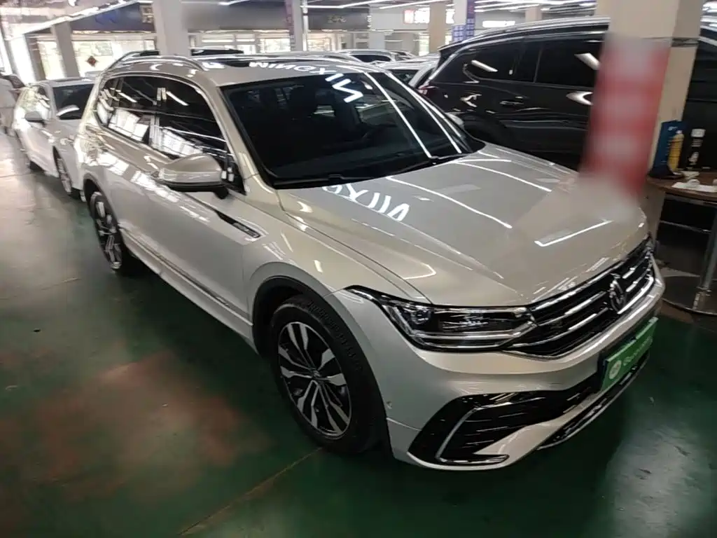 Volkswagen Tiguan L 2023 — фото 4