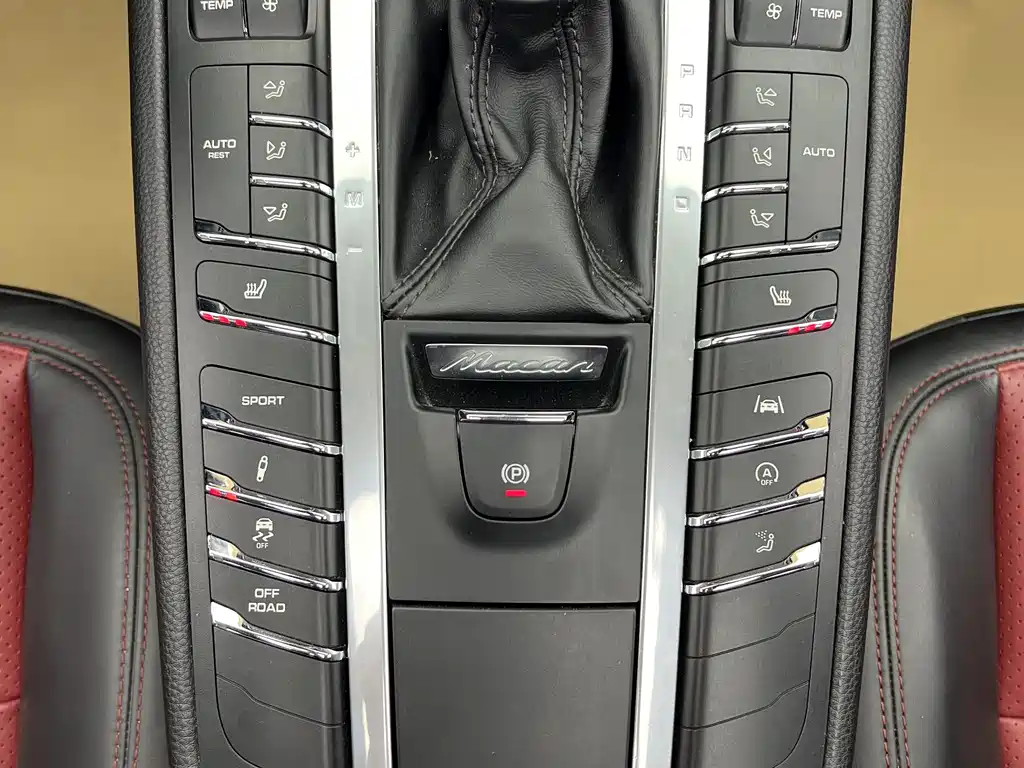 Porsche Macan 2019 — фото 23