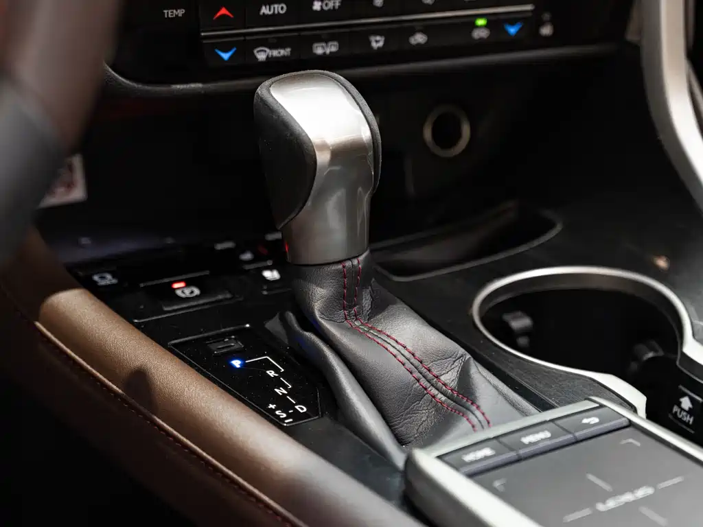 Lexus RX 2019 — фото 15
