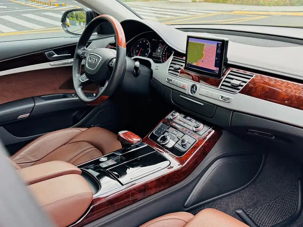 Audi A8 2013 — фото 19