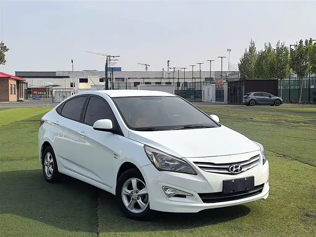 Hyundai Verna 2016 — фото 4