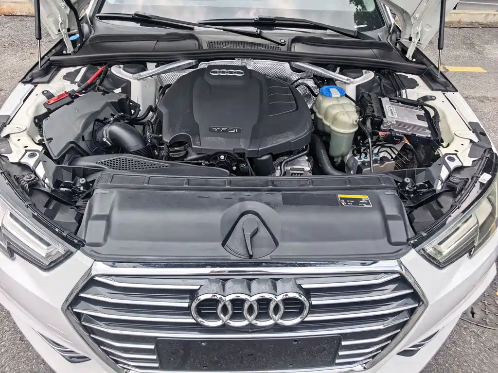 Audi A4L 2019