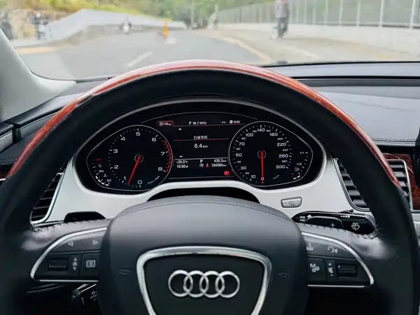 Audi A8 2013