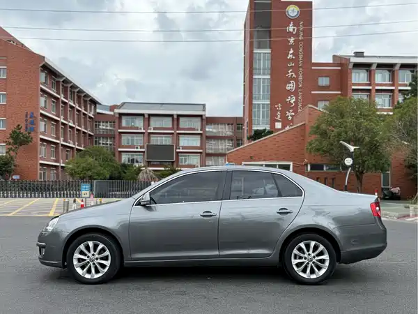 Volkswagen Sagitar 2011