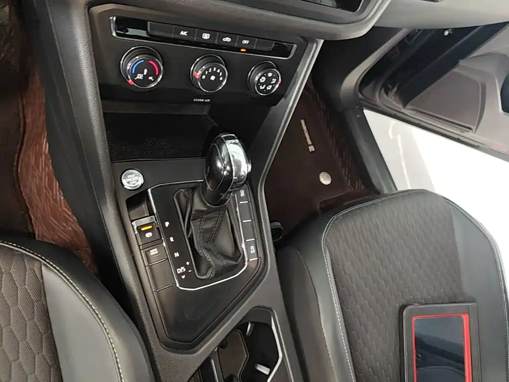 Volkswagen Tiguan L 2019 — фото 14