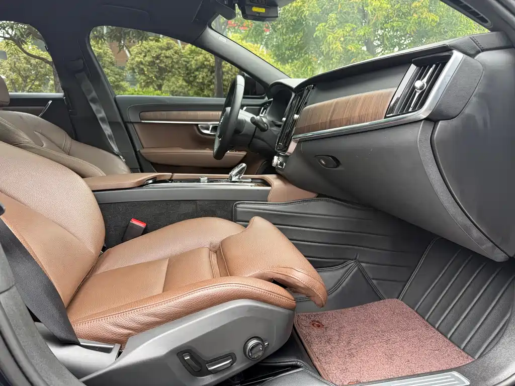 Volvo S90 2021 — фото 14