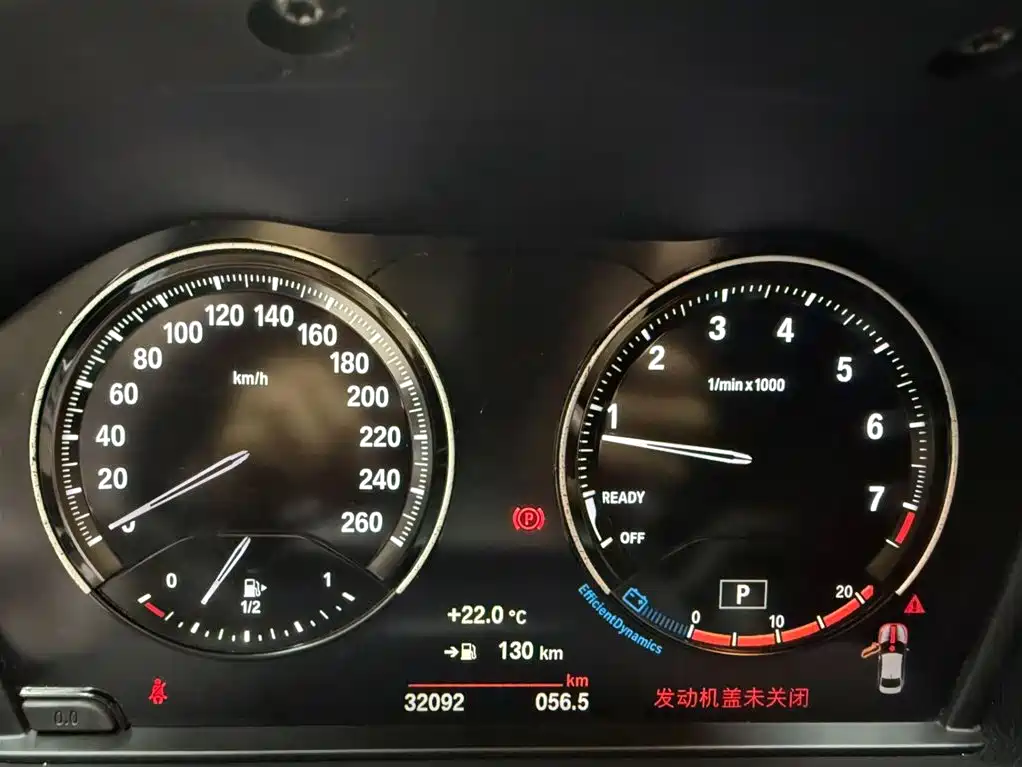 BMW 1 Series 2022 — фото 10
