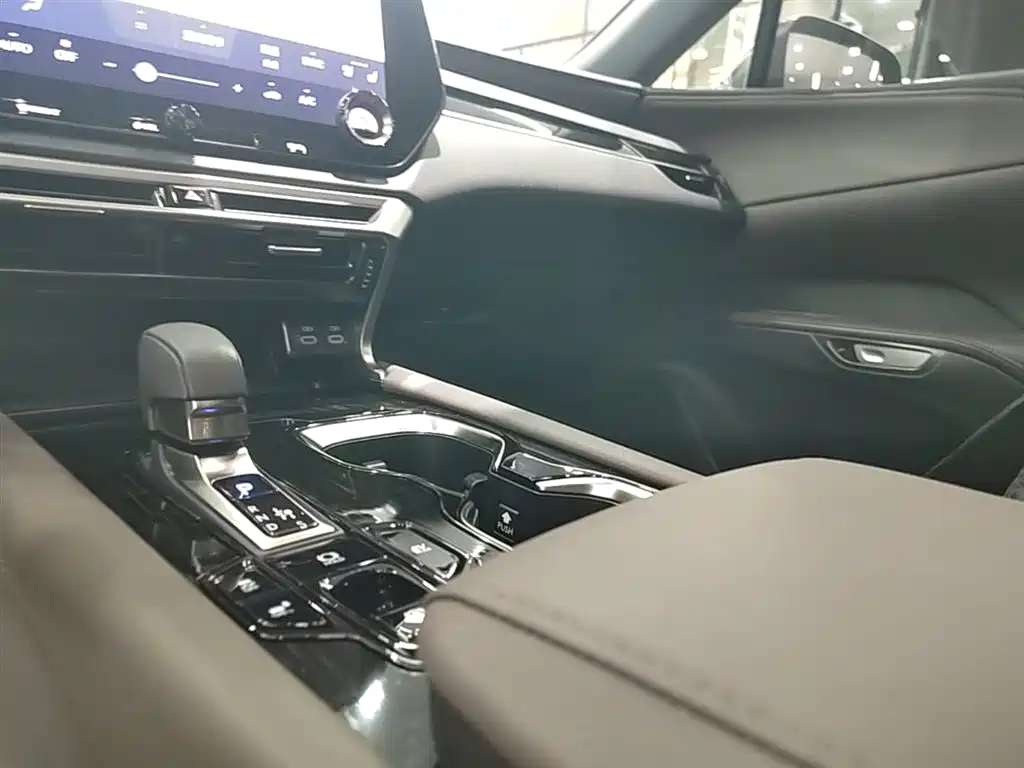 Lexus RX 2023 — фото 14