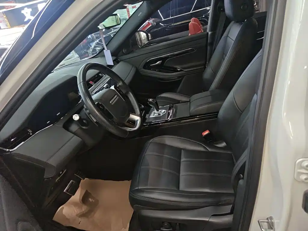 Land Rover Evoque 2020 — фото 11